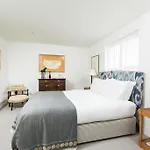 Perfect Kensington Mews House - Quiet Location